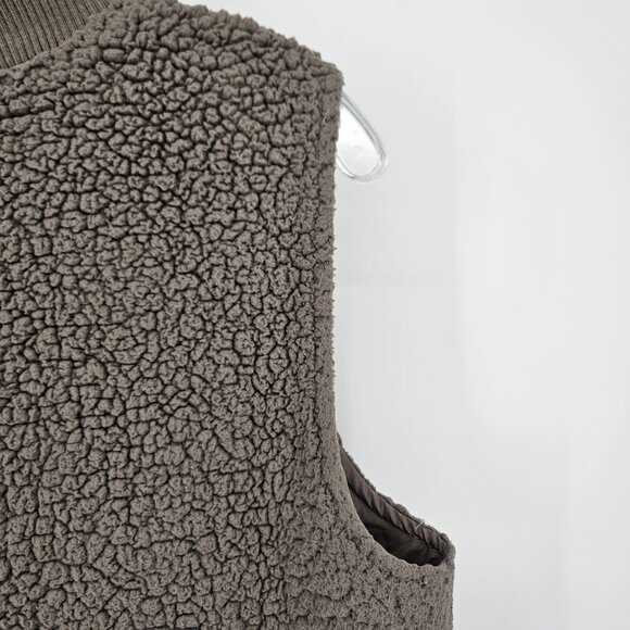 Calvin Klein Performance Vest Womens Medium Sherpa Fleece Zip Pockets Windproof - Picture 5 of 11